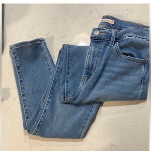 Levi’s High Rise Super Skinny Medium Wash Jeans